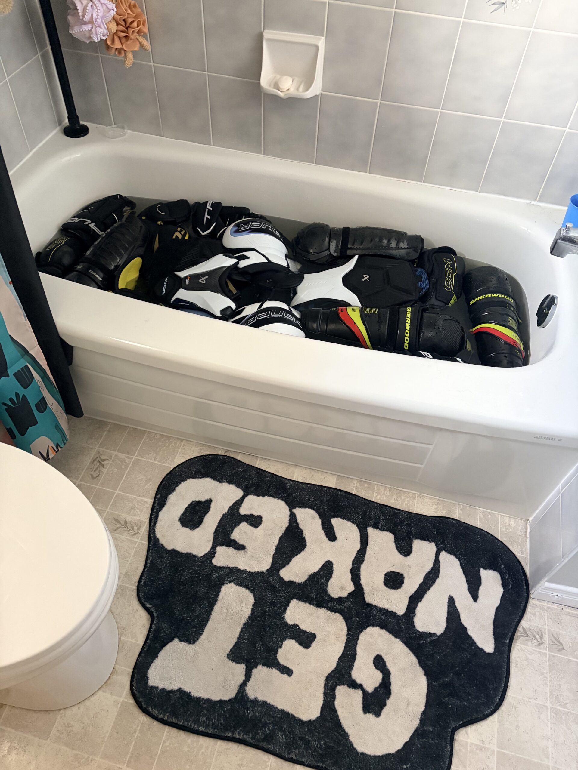Hockey Tub Gear Soak